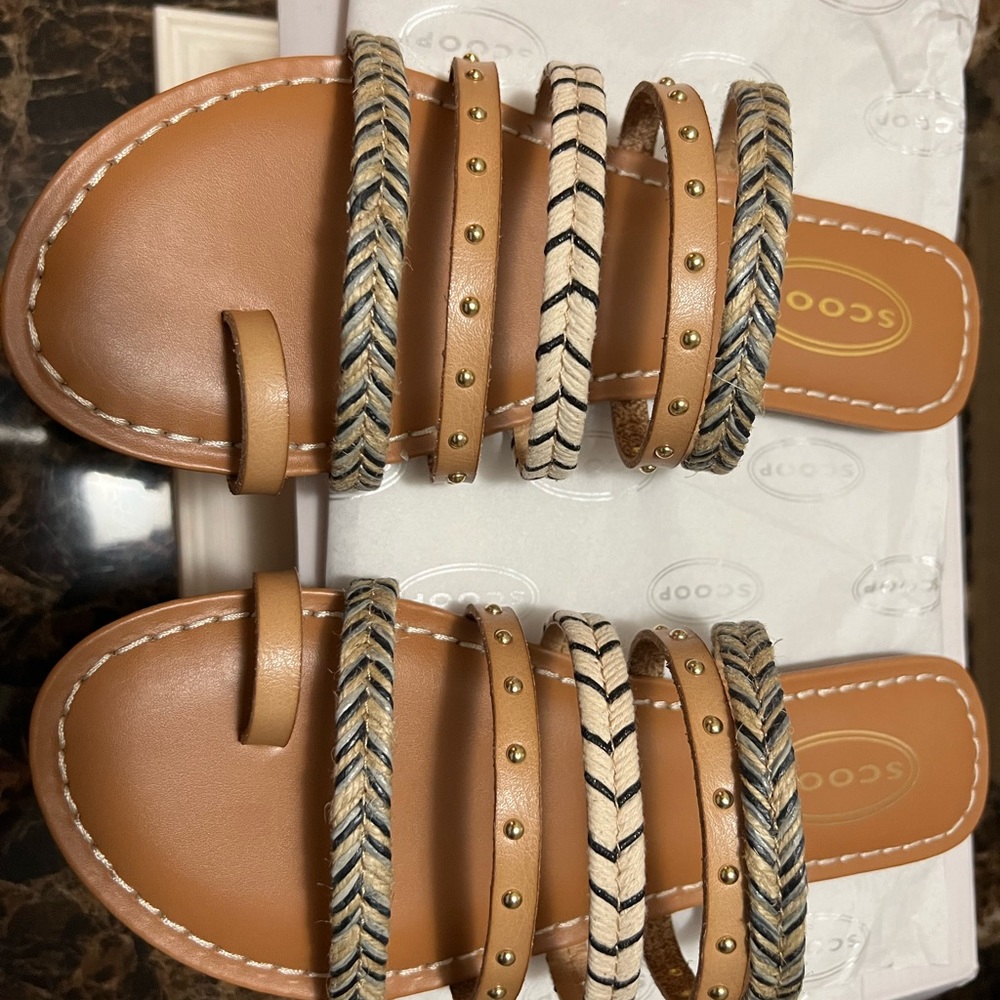 Scoop strappy sandal size 7.5